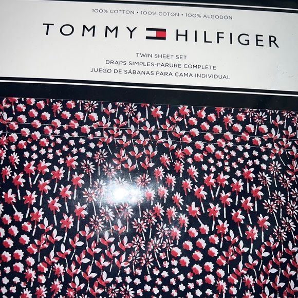 Tommy Hilfiger twin sheet set red floral navy new - Picture 2 of 5